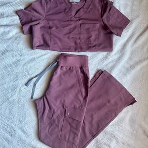 XS Resurge Women's Mauve Scrub Set